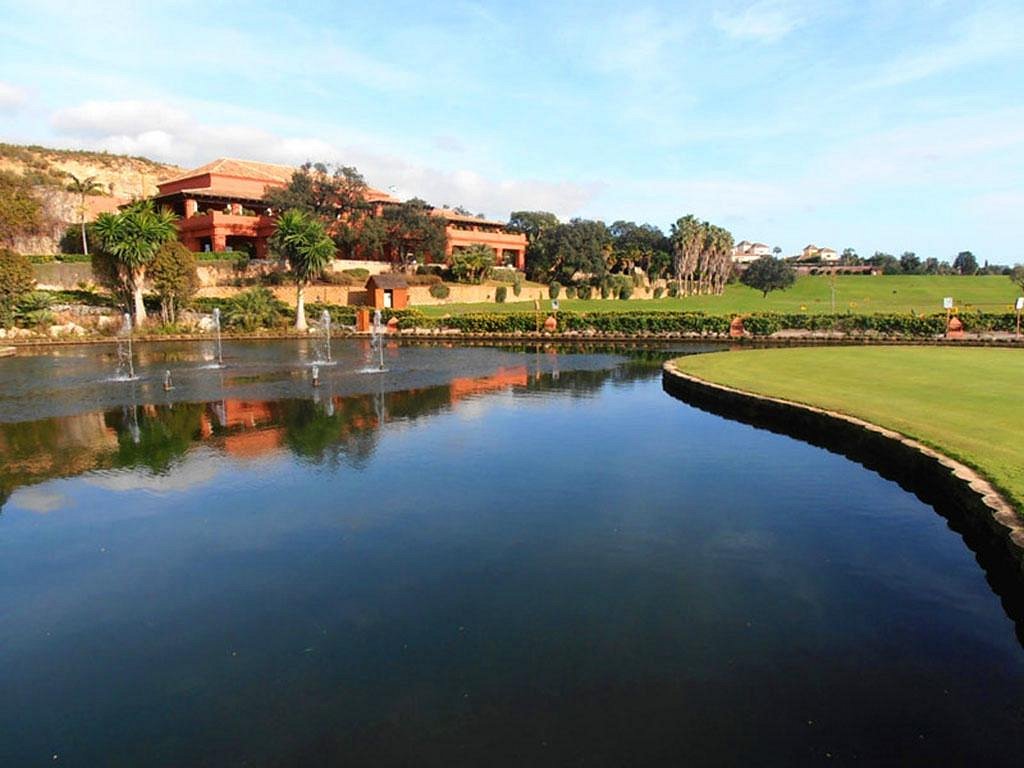 Experience Luxury at Santa Clara Golf Club on the Costa del Sol